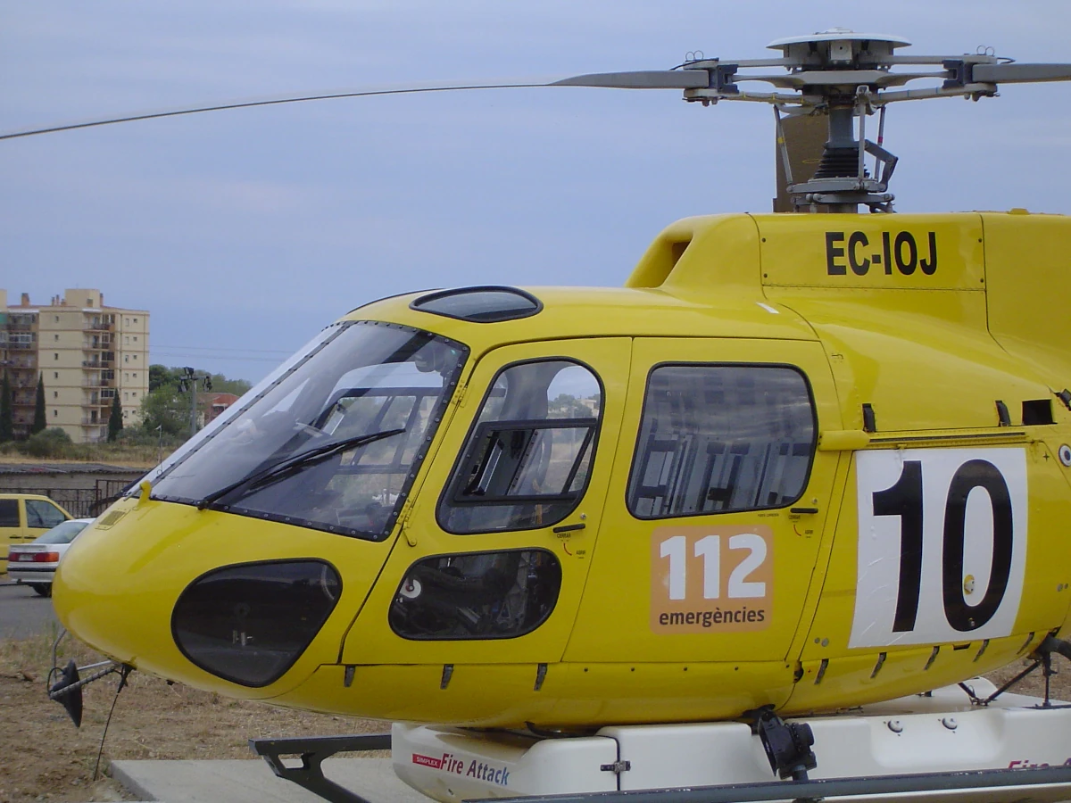 El AS350 Ecureuil, hoy H125 de Airbus Helicopters, es una de las mquinas ms polivalentes para los bomberos.